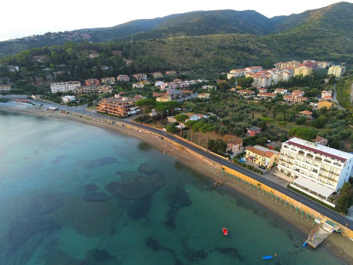 Отель Baia D'Argento Порто Санто Стефано Экстерьер фото